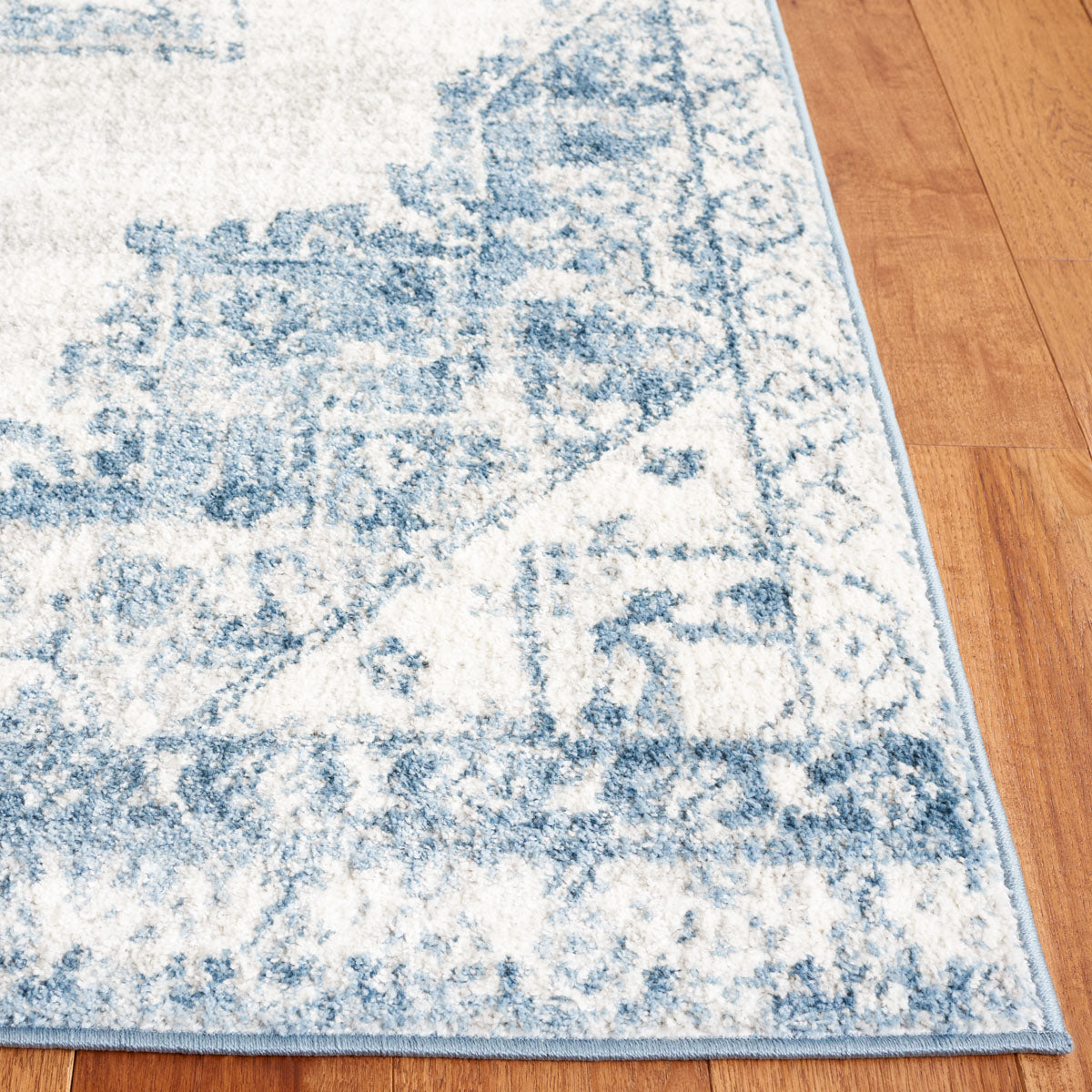 Layla 100 Rug | Safavieh - LAY100