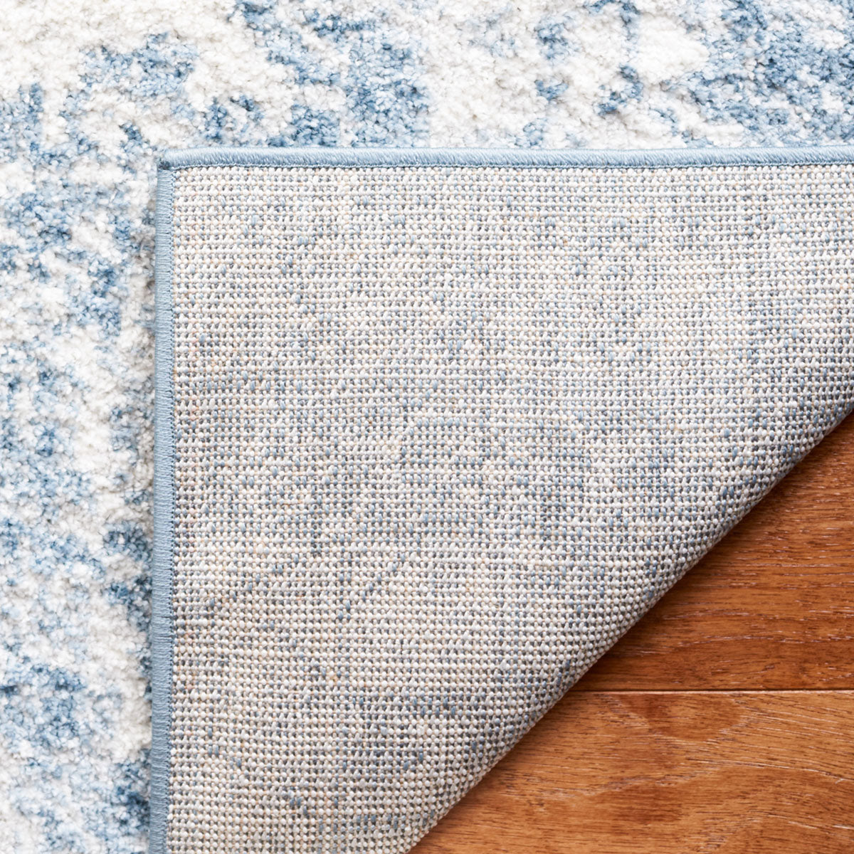 Layla 100 Rug | Safavieh - LAY100