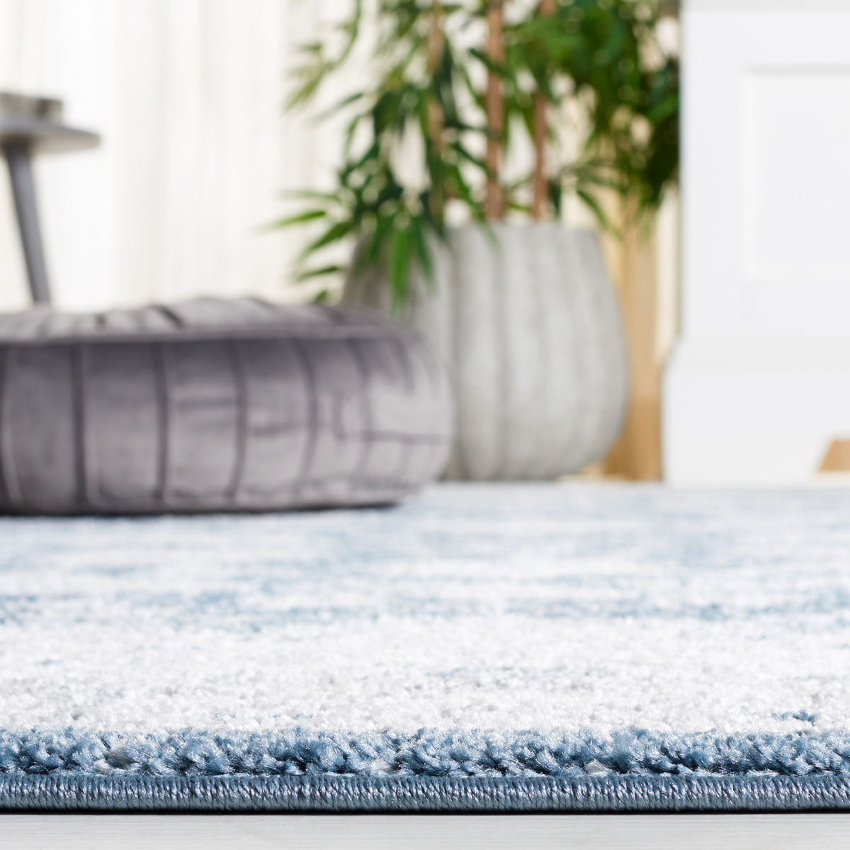 Layla 101 Rug | Safavieh - LAY101