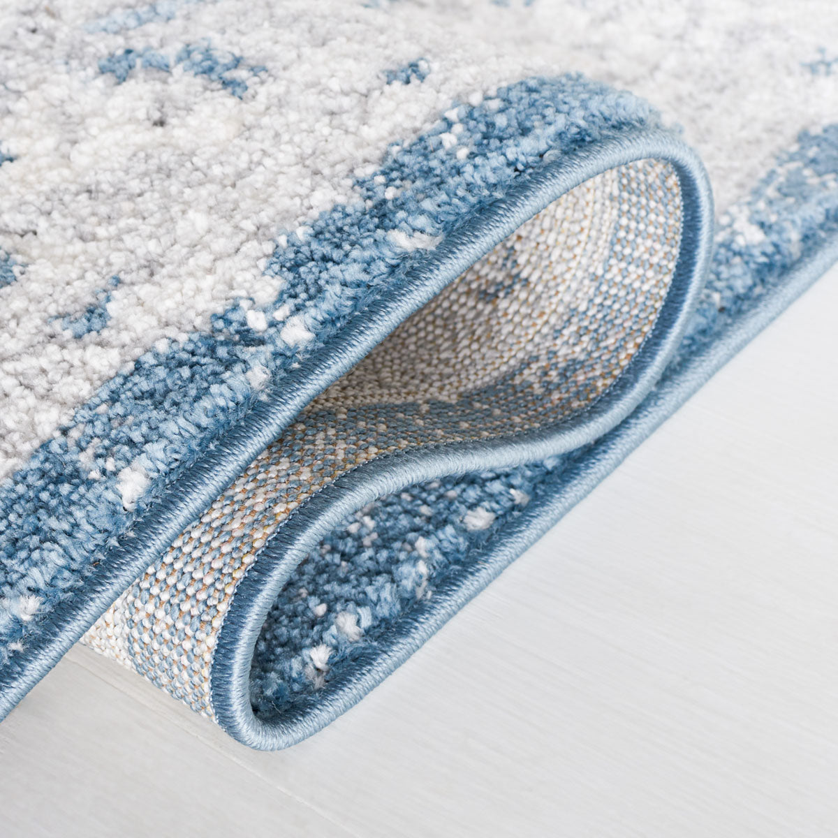 Layla 101 Rug | Safavieh - LAY101