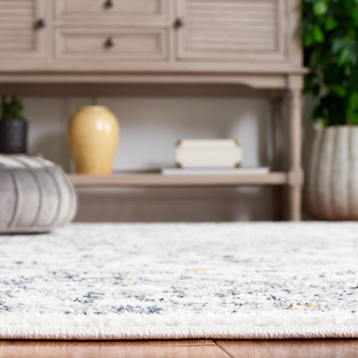 Layla 102 Rug | Safavieh - LAY102