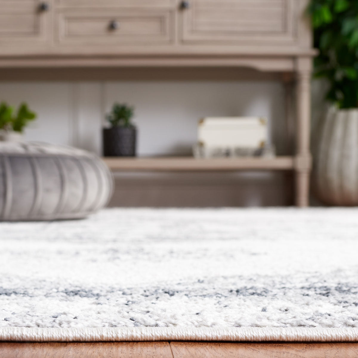 Layla 104 Rug | Safavieh - LAY104